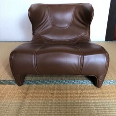 差し上げます　レザー調　匠の腰楽座椅子　結構固め