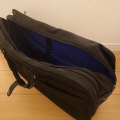 旅行バッグの画像