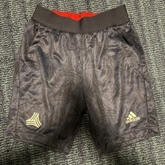 【未使用】adidas サッカー　ハーフパンツ　130cm