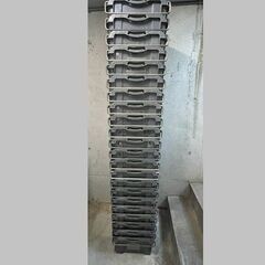 100個まとめて 中古 ネスティングコンテナ SANKO サンコー 検索 サンバケット 積み重ね コンテナ 大量まとめて 部品 保管 工場 倉庫 #37N-2