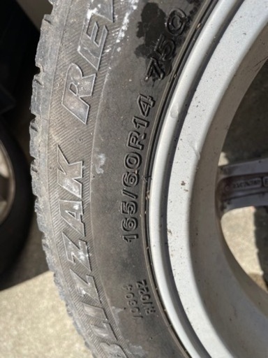 車のパーツ タイヤ、ホイール