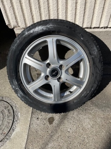 車のパーツ タイヤ、ホイール