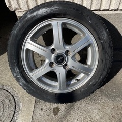 車のパーツ タイヤ、ホイール