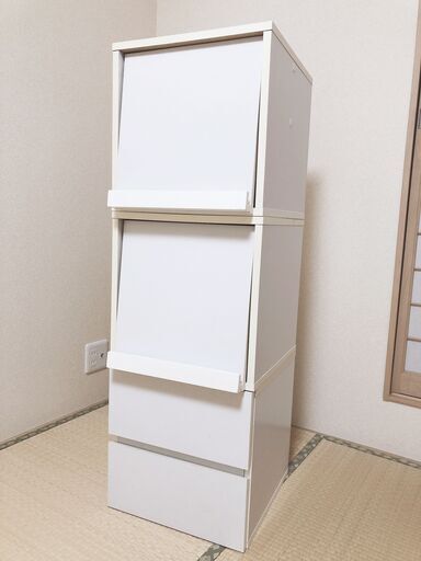 カラーボックス３段　フラップ扉×2、引き出し2段×1
