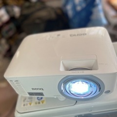 BenQ短焦点プロジェクター　MW826STの画像