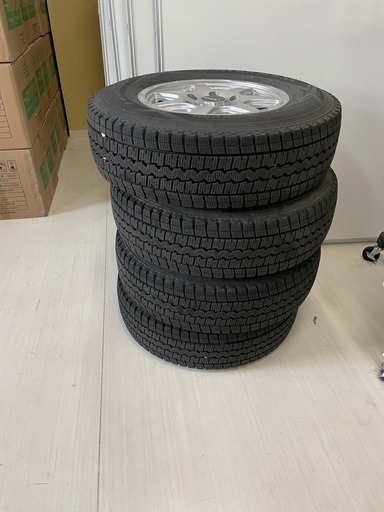 スタッドレスタイヤ