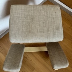 <差し上げます>バランスチェア　ベージュの画像