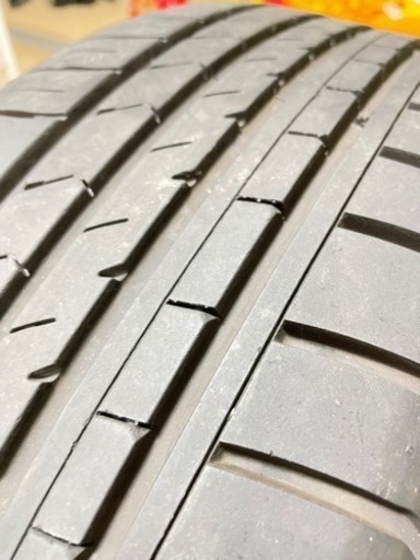 車のパーツ タイヤ、ホイール