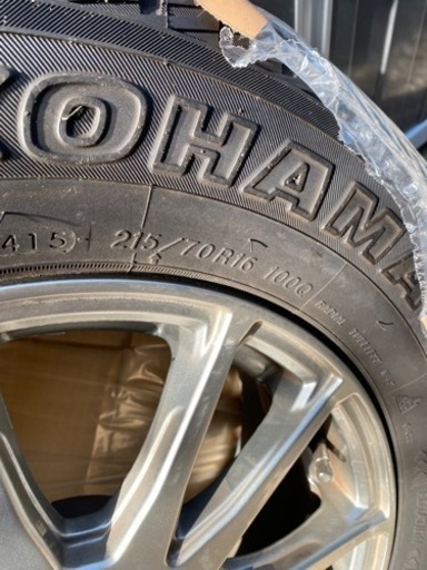 車のパーツ タイヤ、ホイール