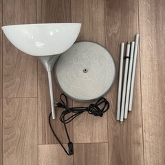 イケア　スタンドライトの画像