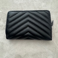 【お値下げしました】二つ折り財布の画像