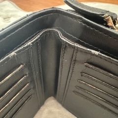 【お値下げしました】二つ折り財布の画像