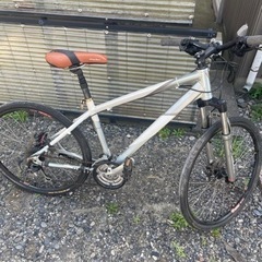 自転車 クロスバイクの画像