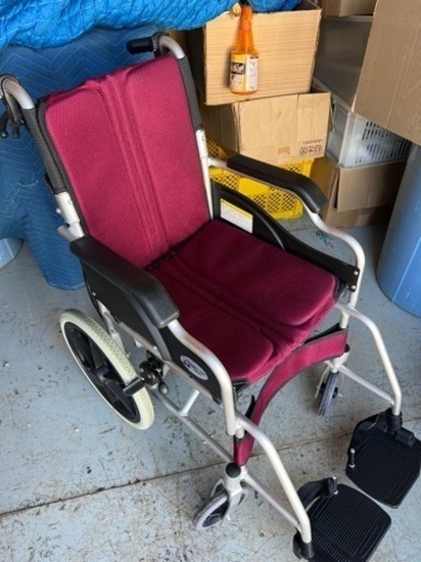 ケアテックジャパン　車椅子　定価99000円ハピネス美品