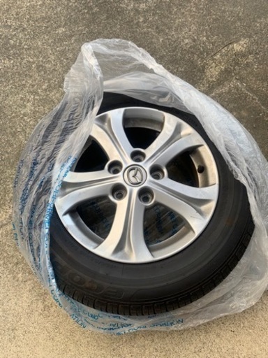 車のパーツ タイヤ、ホイール