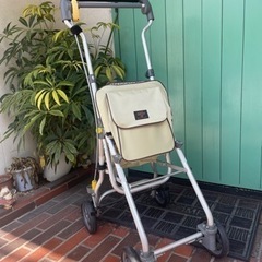 介護用品　シルバーカー