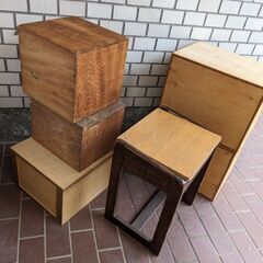 整理BOX😊😊😉　5個とイス😳です。お好きな色に塗ると🤗の画像