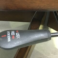 ⑤　応接室　社長　椅子　回転　木製　高さ調節　事務椅子　パソコンチェア　アンティークの画像