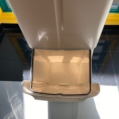ペダル式ゴミ箱　2段の画像