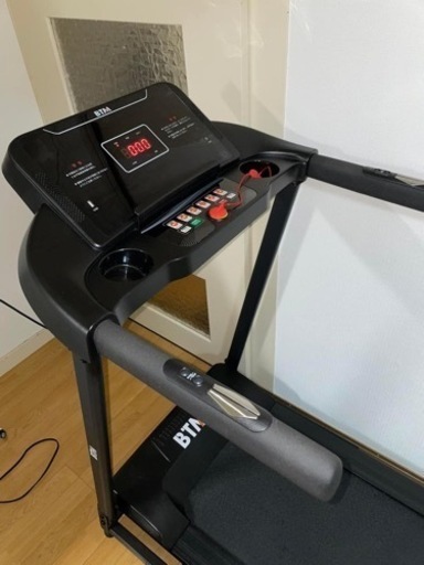 取引中【未使用に近い】ランニングマシン