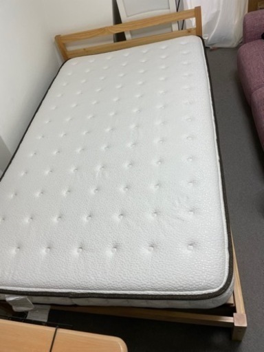 【お引取り確定しました】ニトリ家具 ベッド  セミダブル　マットレス2枚付き