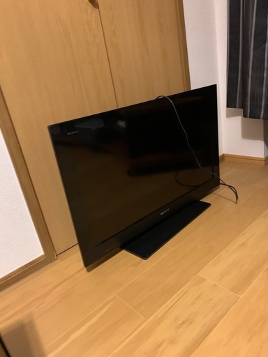 テレビ　32インチくらい？