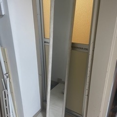 スマートな姿見鏡