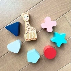 【知育おもちゃ】キリンのソフィー　ソーティングハウス木の玩具　型はめの画像