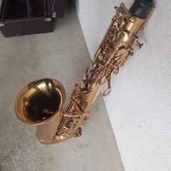 中古のアルトサックスの画像