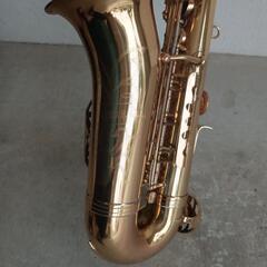中古のアルトサックスの画像