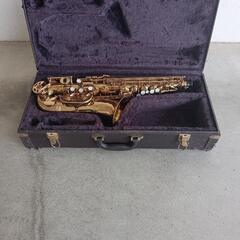中古のアルトサックスの画像