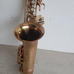 中古のアルトサックスの画像