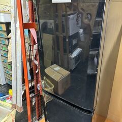 ☆中古￥6,800！MITSUBISHI　146㍑2ドア冷蔵庫　家電　2013年製　MR-P15X-B型　幅48cmｘ奥行60cmｘ高さ121cm　【BD011】
