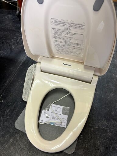 ☆中古￥9,800！Panasonic　温水洗浄便座　家電　ウォシュレット　2022年製　【BD012】