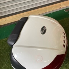 GIVI MONOKEY  トップケース　　バックレスト　背もたれクッション付の画像
