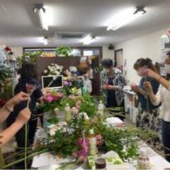 【フラワーショップNana　西新橋店】スタッフ募集！お花が好きな方、将来お花の仕事に就きたい方♡内幸町駅スグ♪の画像