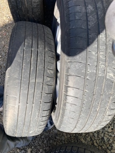 車のパーツ タイヤ、ホイール
