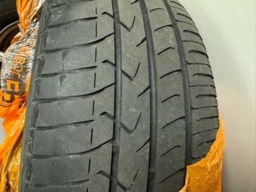 車のパーツ タイヤ、ホイール