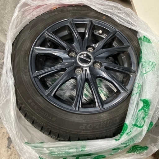 車のパーツ タイヤ、ホイール