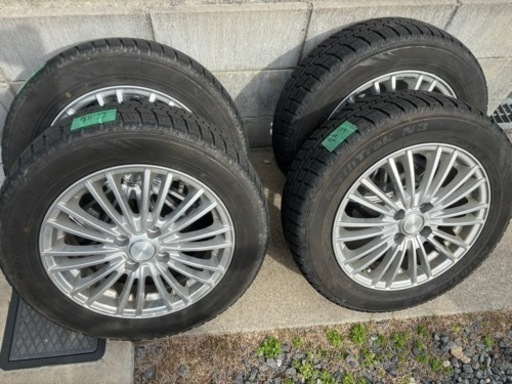 車のパーツ タイヤ、ホイール