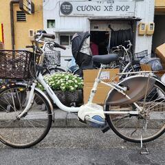 電動自転車　２４インチ　バッテリー　12ah 充電器　付き　3変速　白　配達可能