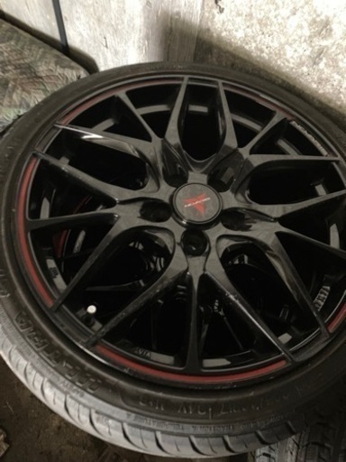 車のパーツ タイヤ、ホイール