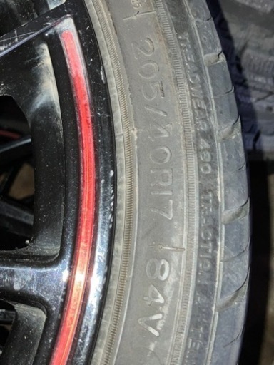 車のパーツ タイヤ、ホイール