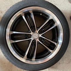 車のパーツ タイヤ、ホイール