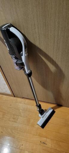 【値下げしました】掃除機 HITACHI ラクかるスティック コードレスクリーナー PV-BKL11G