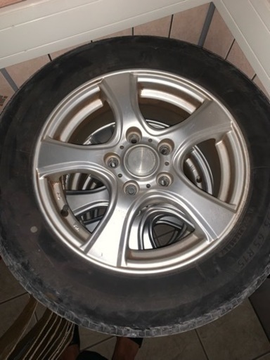 タイヤ：195／65r15