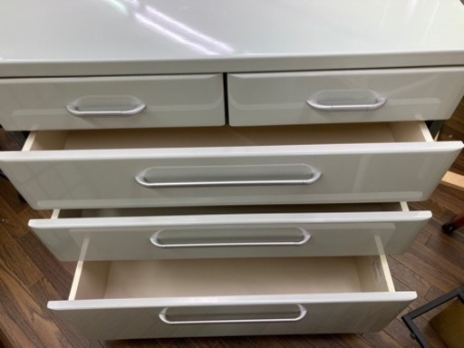 マルミツの4段チェスト　コンセント付き　カウンターチェスト　家具 収納家具 タンス、衣類収納