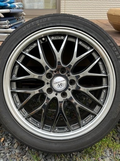 車のパーツ タイヤ、ホイール