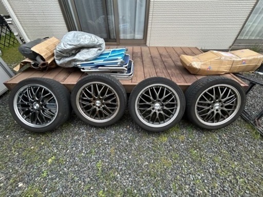 車のパーツ タイヤ、ホイール