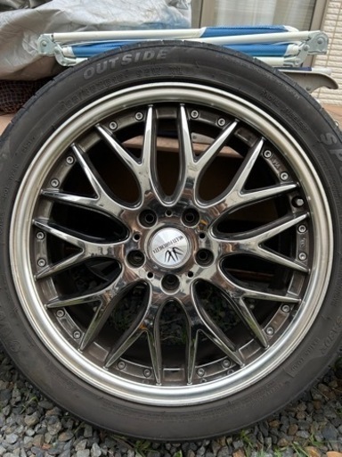 車のパーツ タイヤ、ホイール